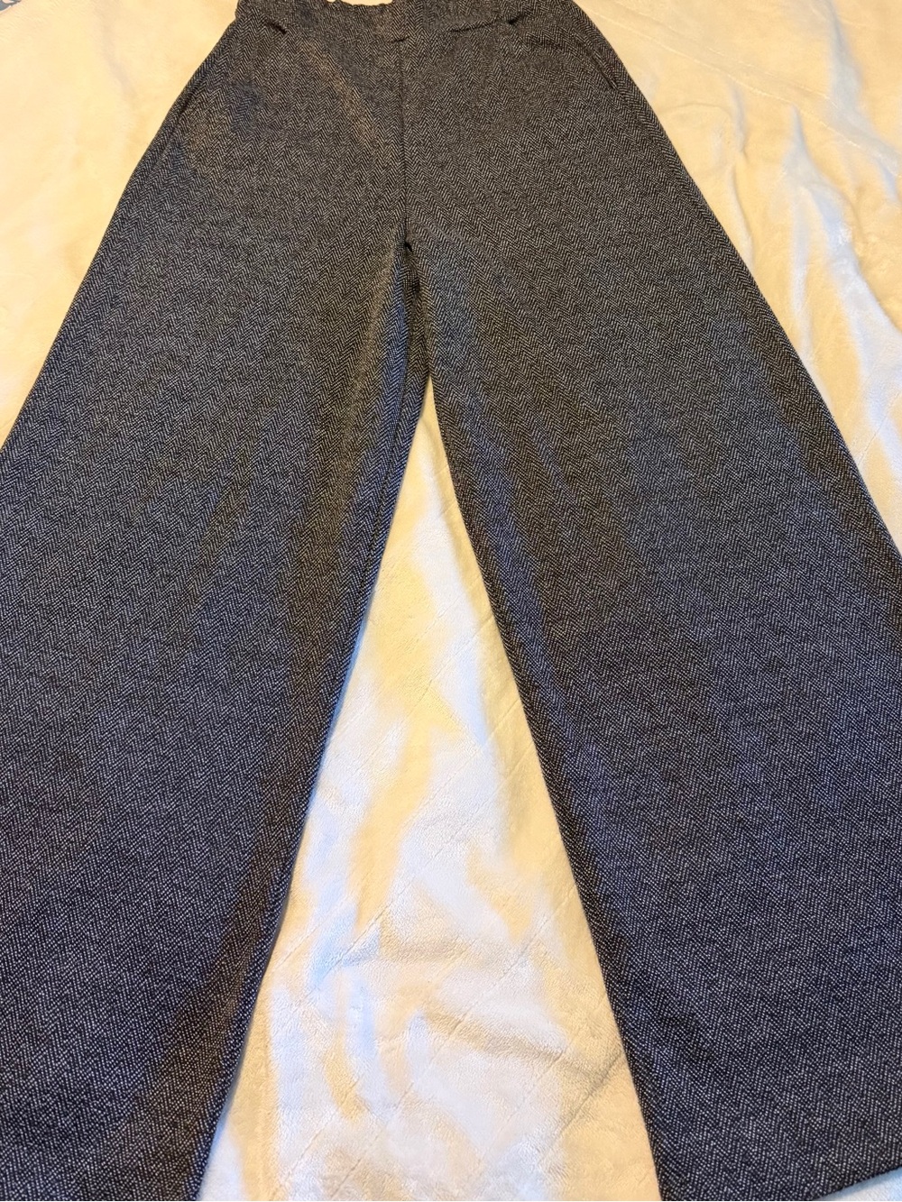 Banana Republic Wide-Leg Herringbone Pants — Gray